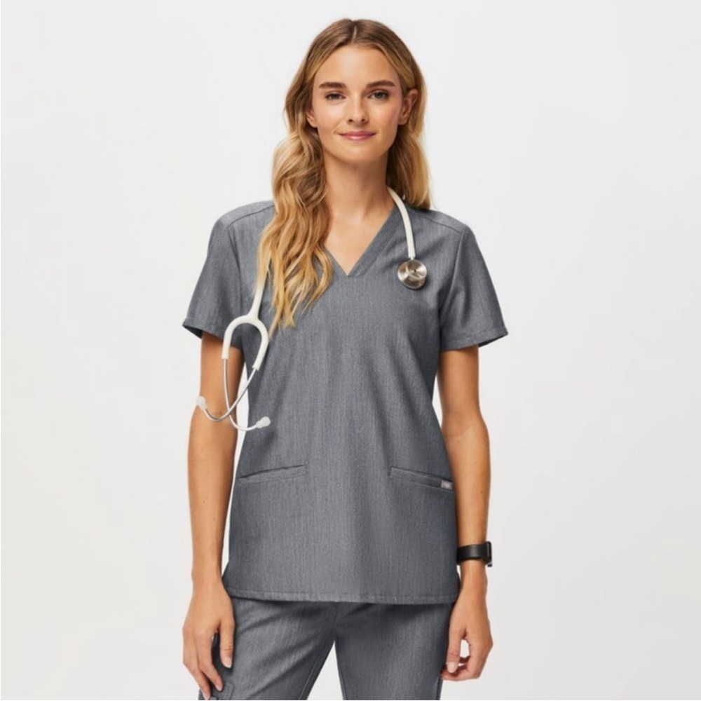 NWT Figs Casma Three-Pocket Scrub Top Graphite Gray Medium